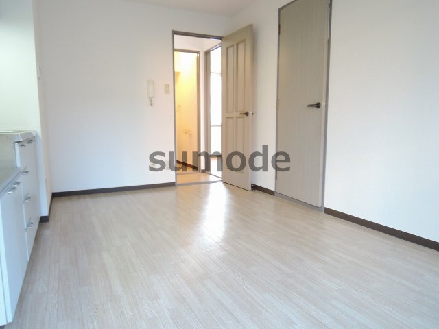 高槻市城北町１丁目の賃貸マンションの居間・リビング