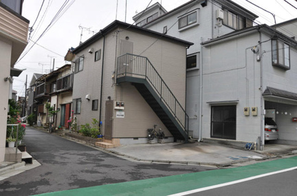 ２階に一居住です