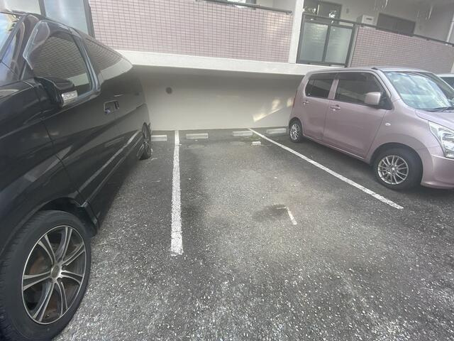 ＩＳレイクヒルズの駐車場