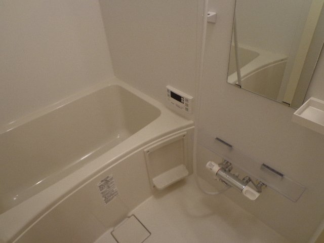 ALLIER S棟の浴室|浴室乾燥機完備♪