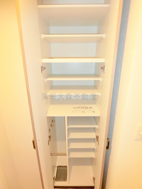 クレヴィスタ蒲田の収納|玄関収納　シューズBOX　傘立て