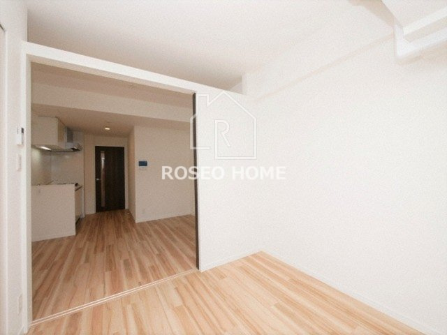 レオンコンフォート大手前ラトゥールの洋室