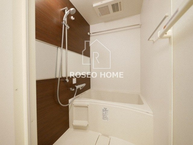 レオンコンフォート大手前ラトゥールの浴室