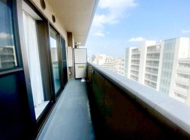 【バルコニー】 | ソネット上池袋 | 充分な広さと幅が確保されたバルコニー。天気が良い日には太陽の陽が差し込み、心地よいバルコニーです。