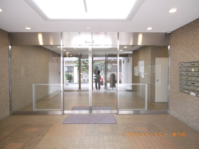 【その他共用部分】 | ソネット上池袋 | 清潔感と歓迎感があるエントランスホールとなります。