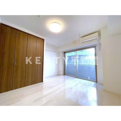 【寝室】 | グランデュールⅥ羽田 | 使い勝手のいい寝室です