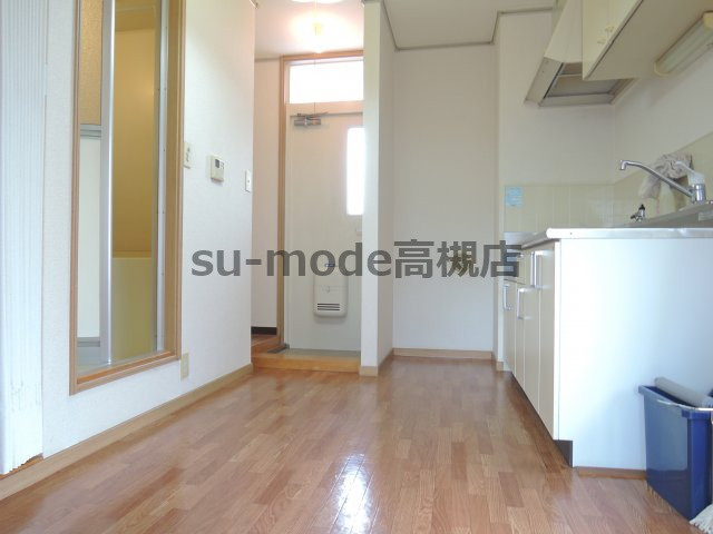 エステートピアみどりヶ丘の居間・リビング