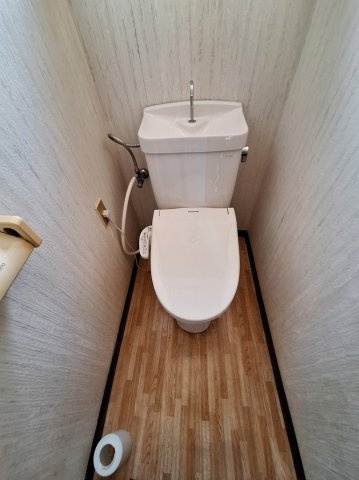高崎市吉井町吉井中古住宅のトイレ