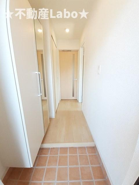 グランピアス笹木野1の玄関