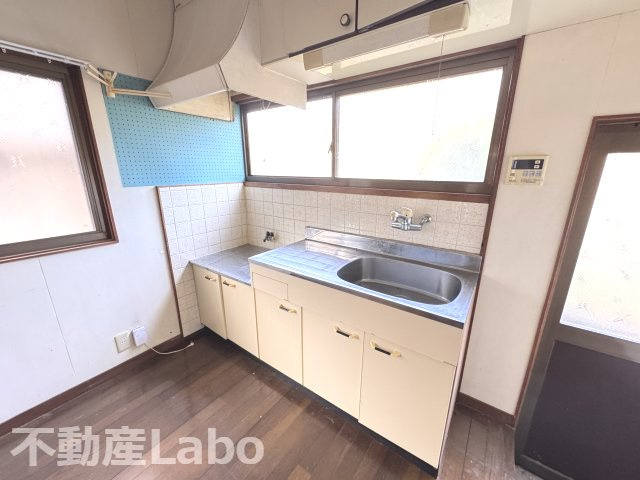 北島江尻戸建のキッチン