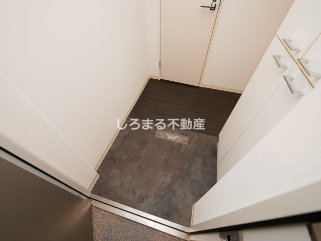 プライムアーバン松屋町の玄関