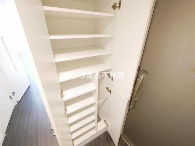 プライムアーバン松屋町の収納