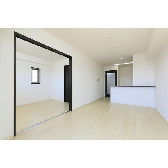 熊本市西区二本木２丁目の賃貸マンションの居間・リビング