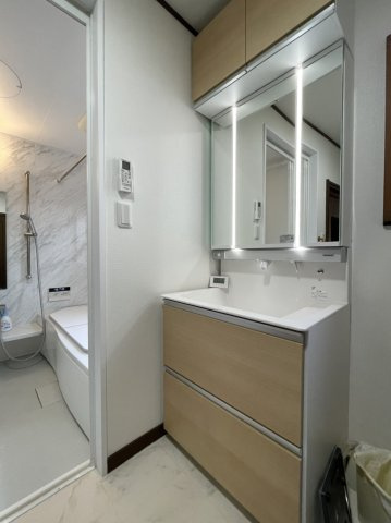 林町　戸建の独立洗面台