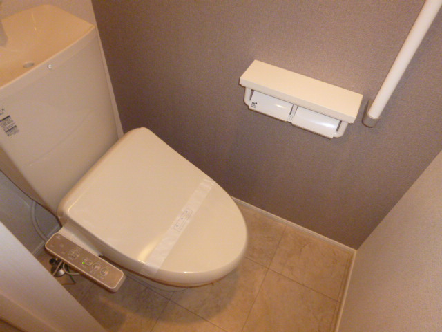 ラ・フィエルテのトイレ|温水洗浄便座