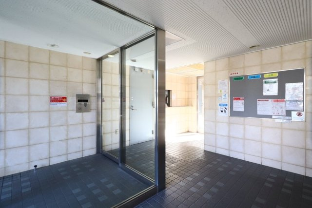 スカイコート駒場東大前のロビー