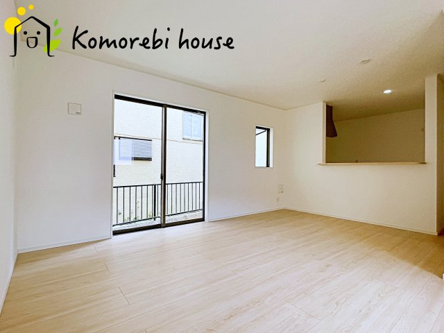 さいたま市見沼区風渡野　第６　新築一戸建て　クレイドルガーデン　01の居間・リビング|26.4.18　撮影済み
