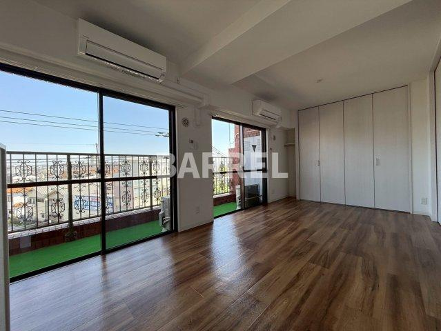 淀川ビルの居間・リビング