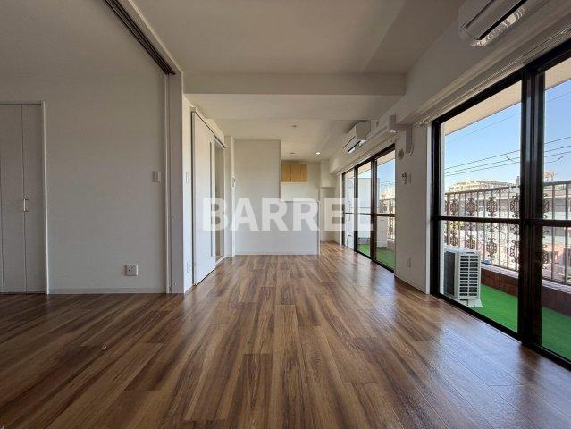 淀川ビルの居間・リビング