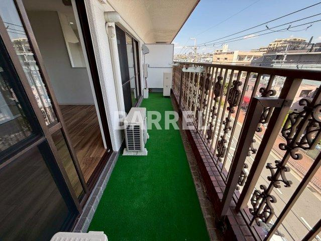 淀川ビルのバルコニー