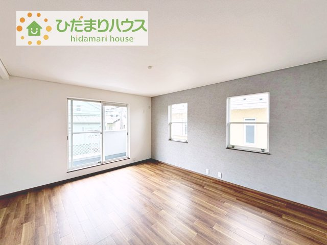 【寝室】 | 龍ケ崎市南が丘1期　中古戸建 | 大きなベッドを置いても余裕の広さの主寝室♪