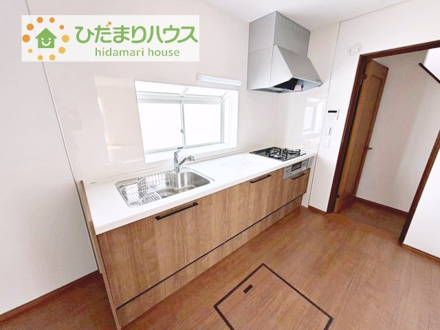 【キッチン】 | 龍ケ崎市南が丘1期　中古戸建 | 3口コンロでお料理する時間も短くなりそうですね(*‘∀‘)