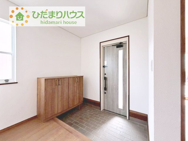 【玄関】 | 龍ケ崎市南が丘1期　中古戸建 | 丁度良い靴箱のサイズ♪これだけあれば家族全員の靴がしまえてスッキリ(^O^)