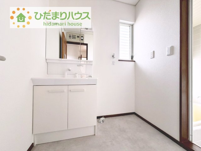 【独立洗面台】 | 龍ケ崎市南が丘1期　中古戸建 | シンプルで使い勝手の良い独立洗面台！