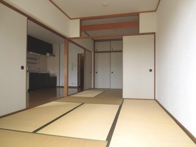 クレスト尾崎１号館の和室