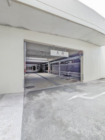 マリナージュ芦屋の駐車場