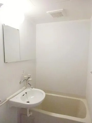 真砂マンションの浴室