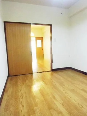 真砂マンションの洋室