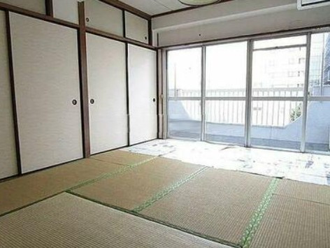 真砂マンションの和室