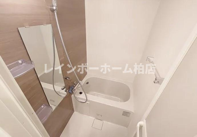 特典：仲介手数料が無料です!!の浴室