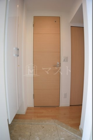 ユーレジデンス淀屋橋の玄関