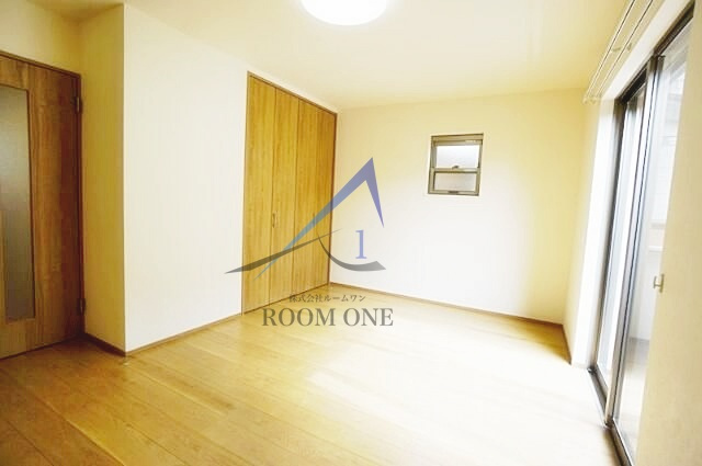 Ｊ４ＨＯＵＳＥの居間・リビング|洋室のお部屋です。