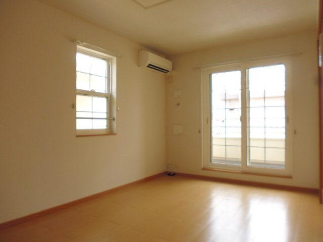 グローリアＡの居間・リビング