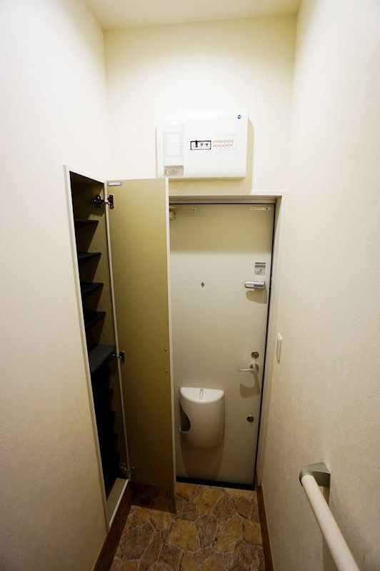 J4HOUSEの玄関