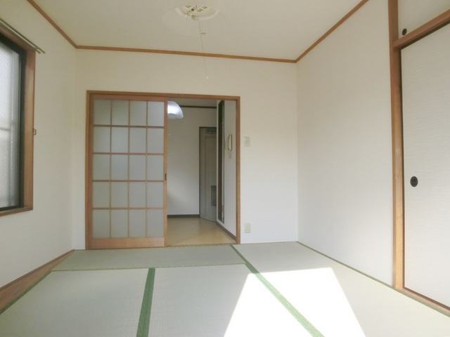 大成ビルの寝室|落ち着いた和室です。