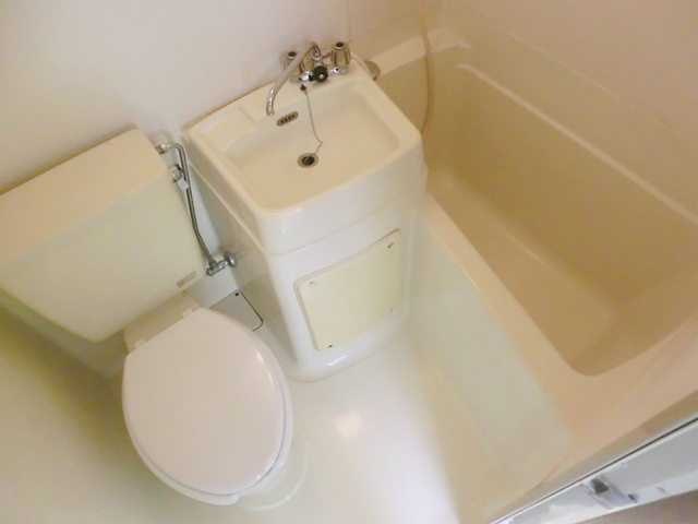 大成ビルの浴室|３点ユニットバス。