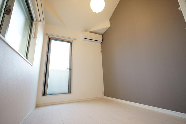 エアコン完備の室内。