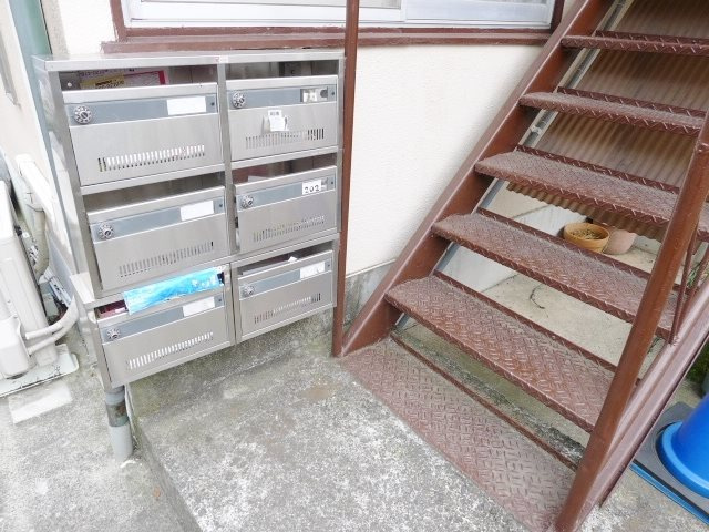 ミユキハイツのエントランス