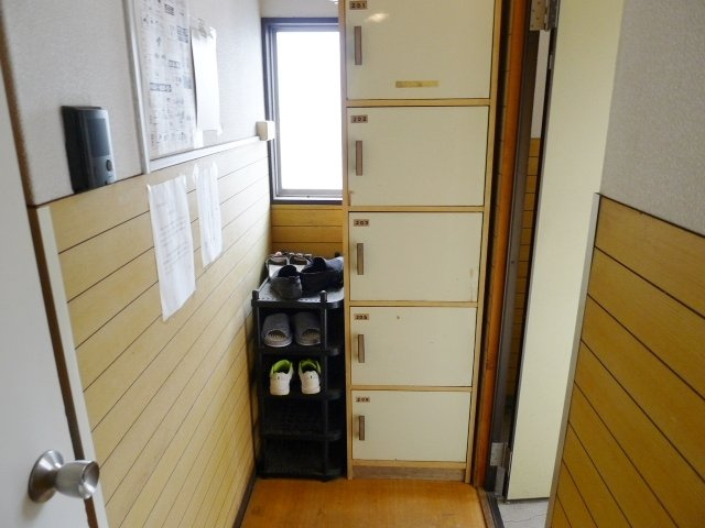 ミユキハイツの玄関