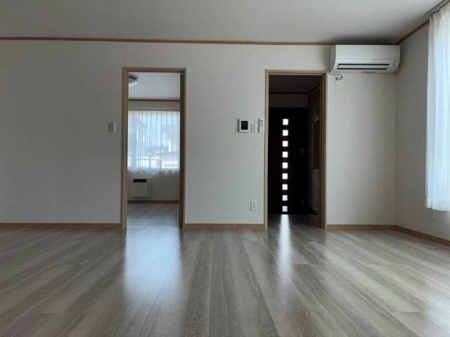 【居間・リビング】の画像