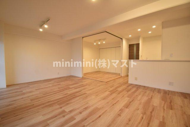 インプルーブ天満橋の居間・リビング