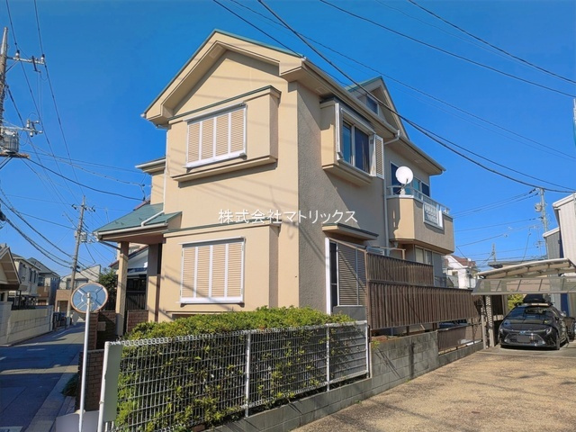 練馬区向山4丁目　敷地33.8坪×建物32.8坪　地下車庫付き　新規リフォーム戸建の外観