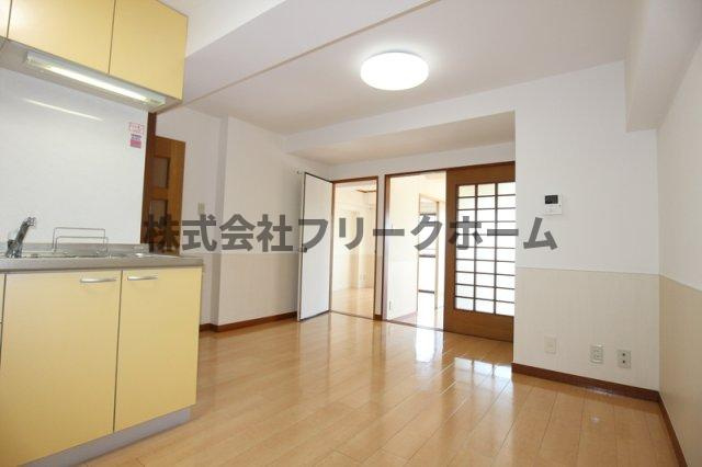 小金井市東町４丁目の賃貸マンションの居間・リビング