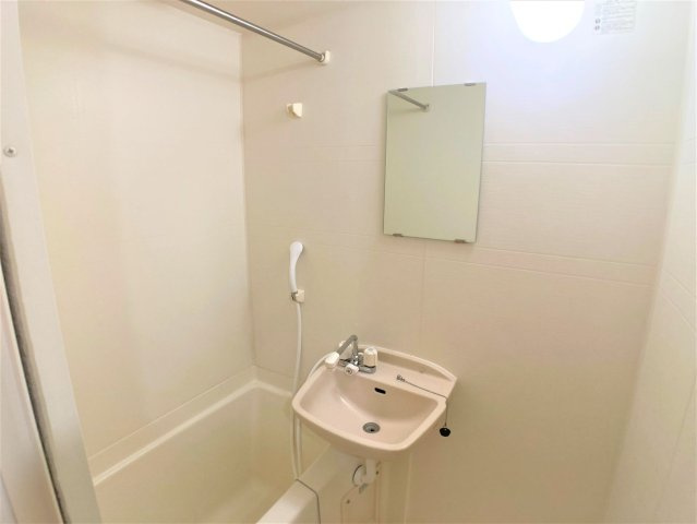 【洗面所】 | 設備・仕様は号室により異なる為、現況を優先致します。