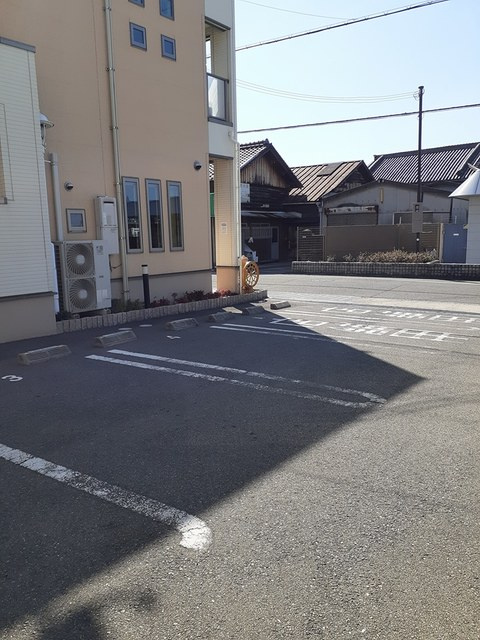 スリールⅡの駐車場