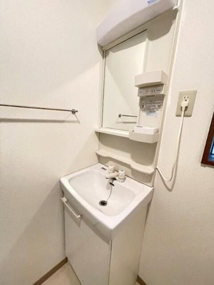 【独立洗面台】 | K-HOUSE | 朝の支度にも助かる、独立の洗髪洗面化粧台
